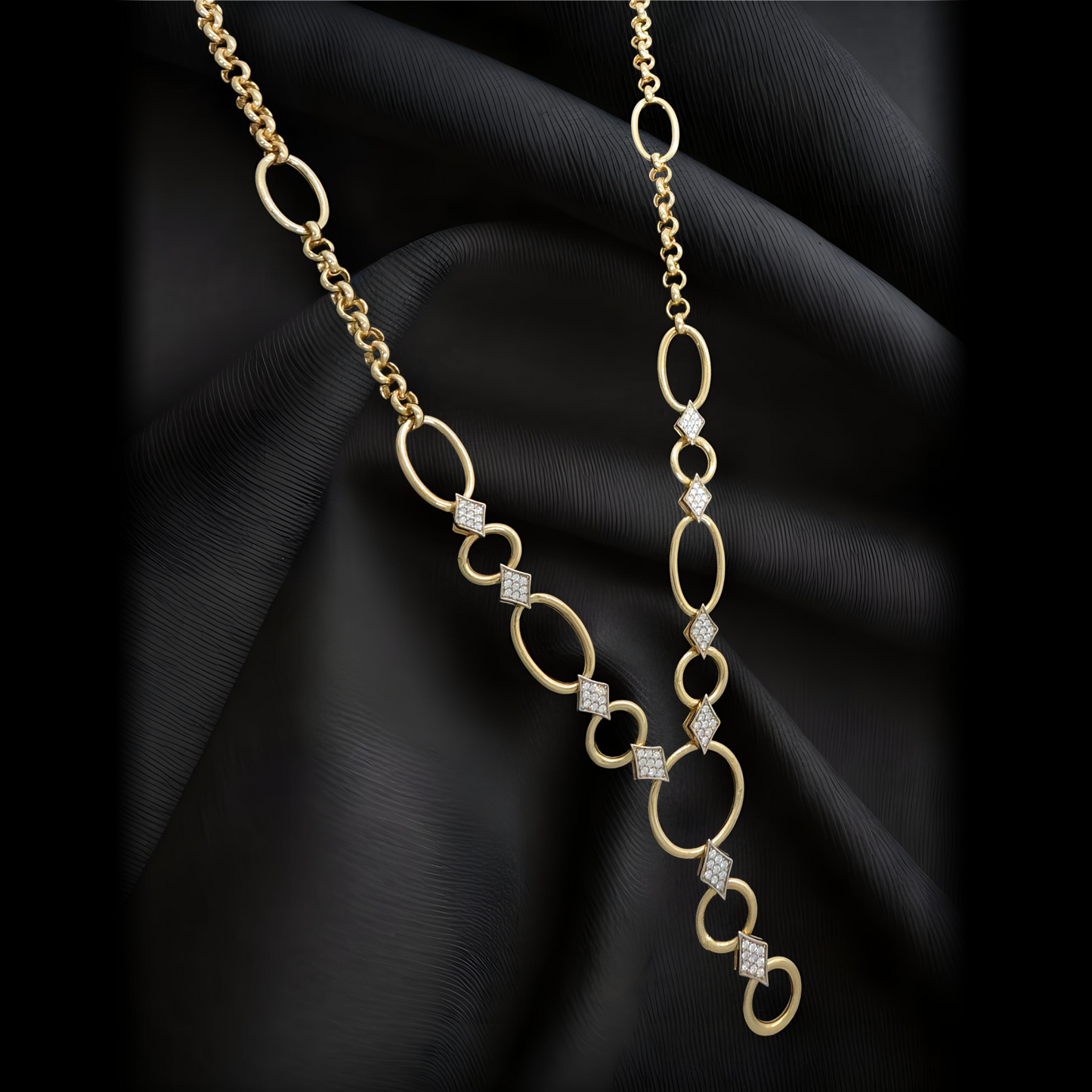 قلادة مراكش الفضية للنساء - مطلية بالذهب ومرصعة بأحجار الزركون