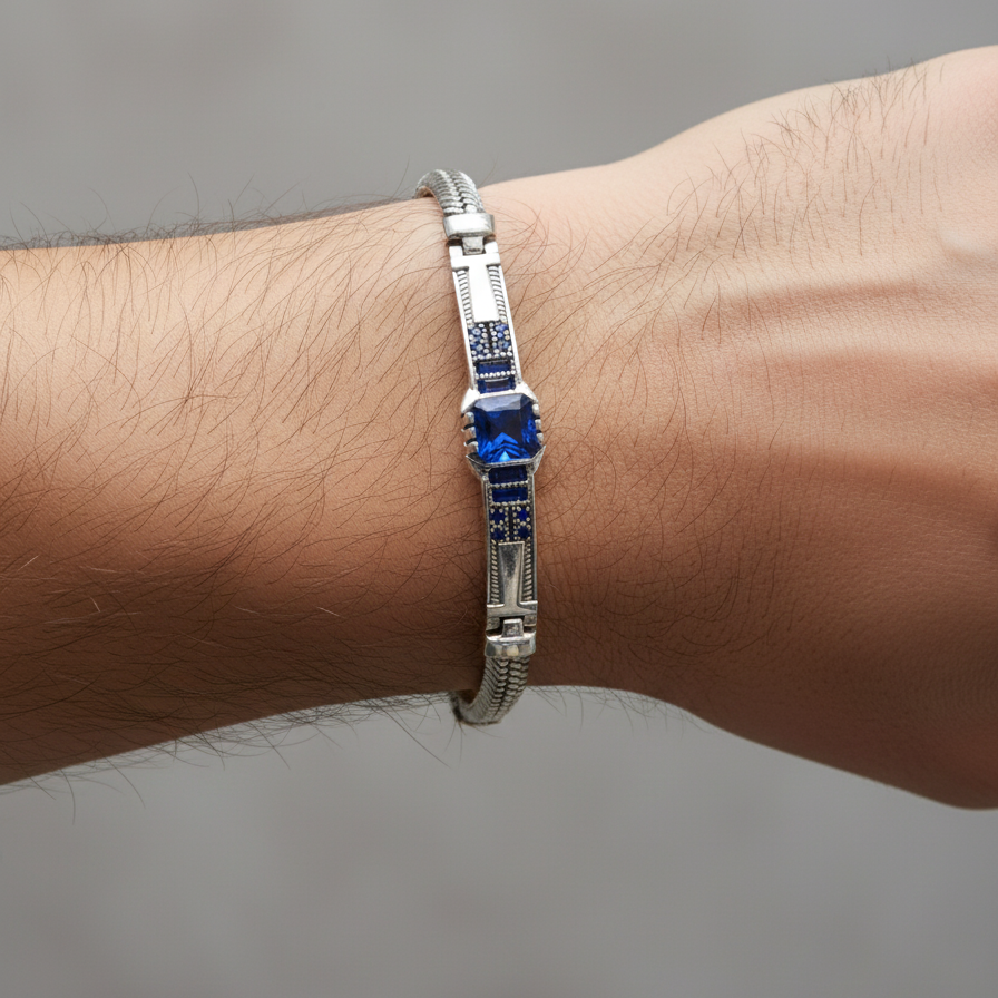 انسيال من الفضة عيار 925 مرصع بالزركون الأزرق من تصميم جوديث ريبكا