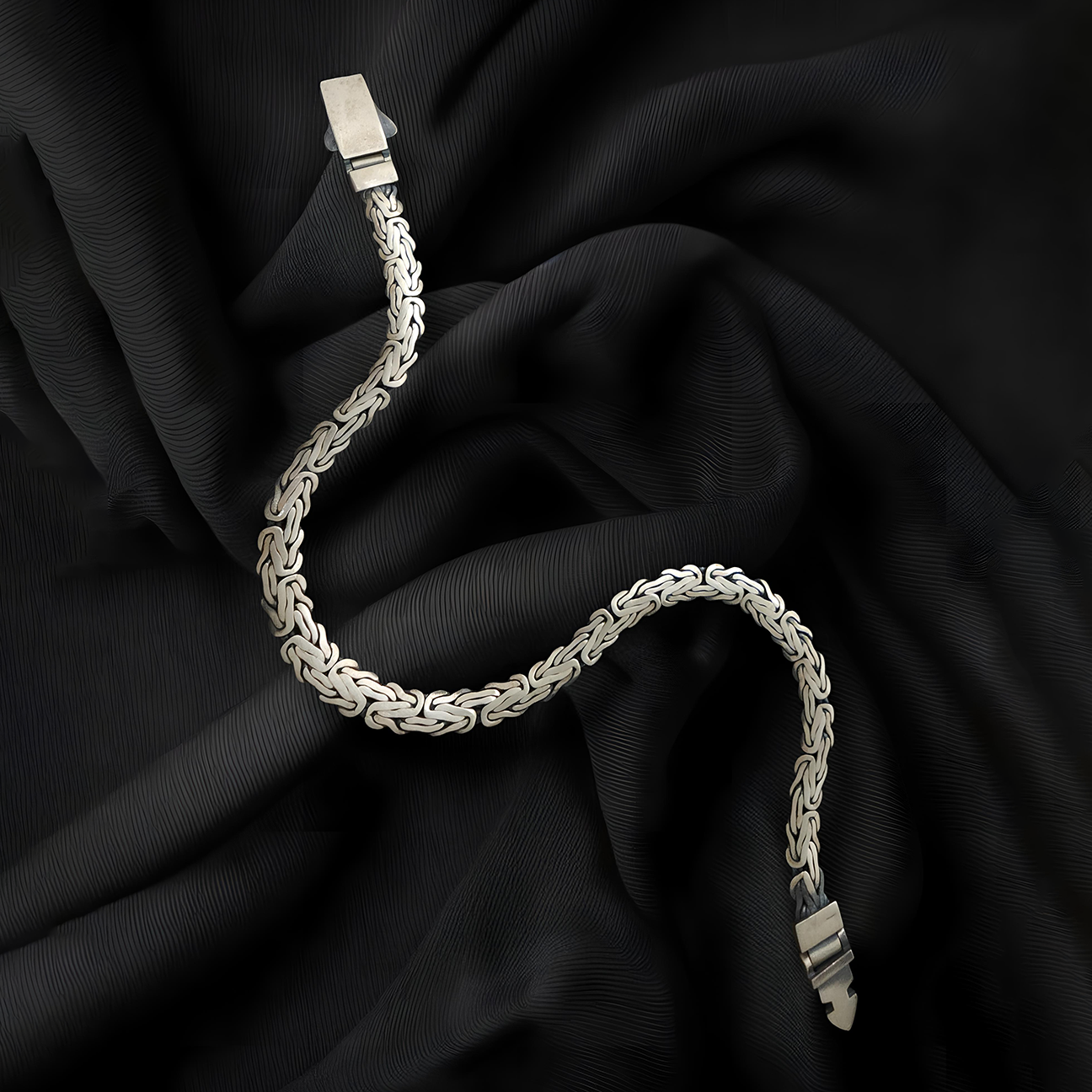 سوار فضي بسيط بتصميم سلسلة مضفرة للرجال